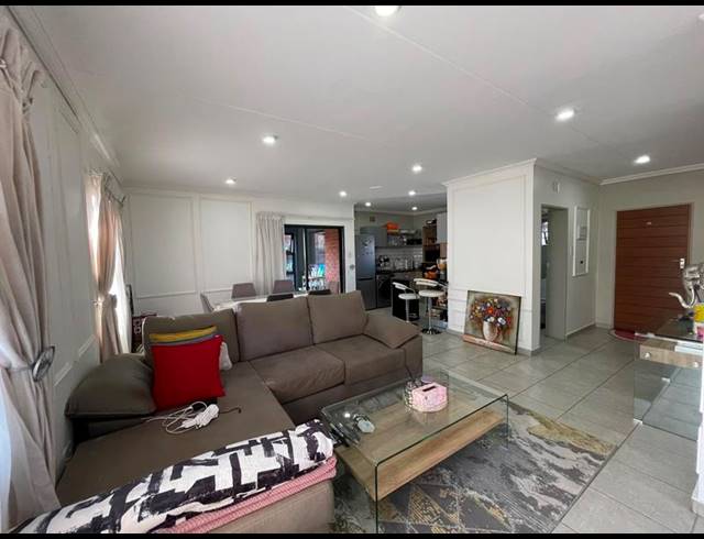 4 BEDROOM HOUSE FOR SALE IN LOTUS GARDENS
